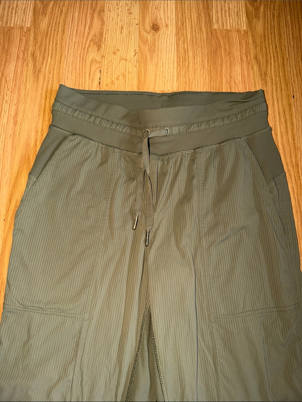 Lululemon Dance Studio Mid Rise Crop Pants Size 4 - Picture 4 of 6